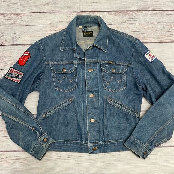 Wrangler Jackets & Blazers - Wrangler Vintage 1970s Jean Jacket Size 40 = Modern US Medium Patches Blue